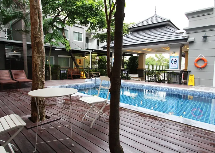 Hotel At Suvarnabhumi 4*